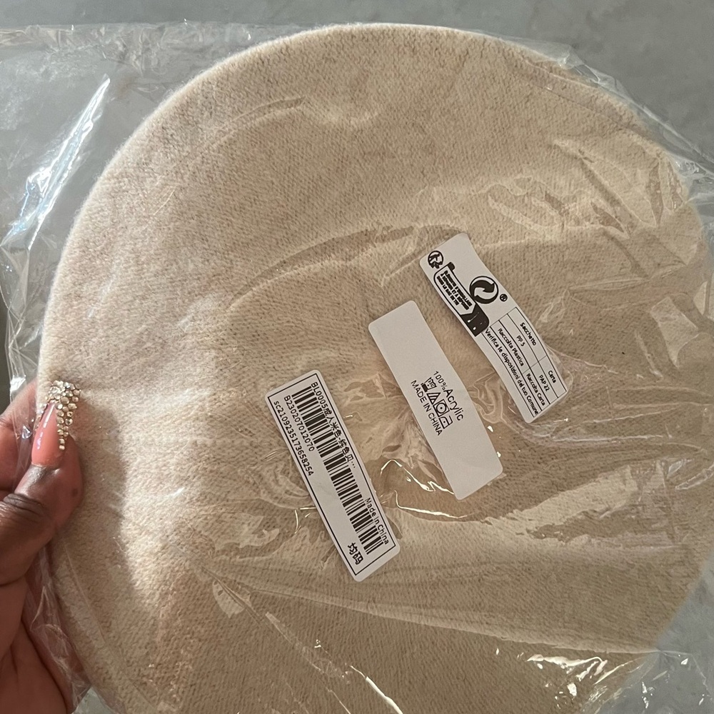 SHEIN Cream Beret